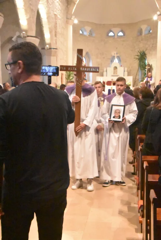 FOTO: HERCEGOVINA ISPRATILA SVOG FRA ANTU ŠARAVANJU U ZAGRLJAJ KRISTU 100