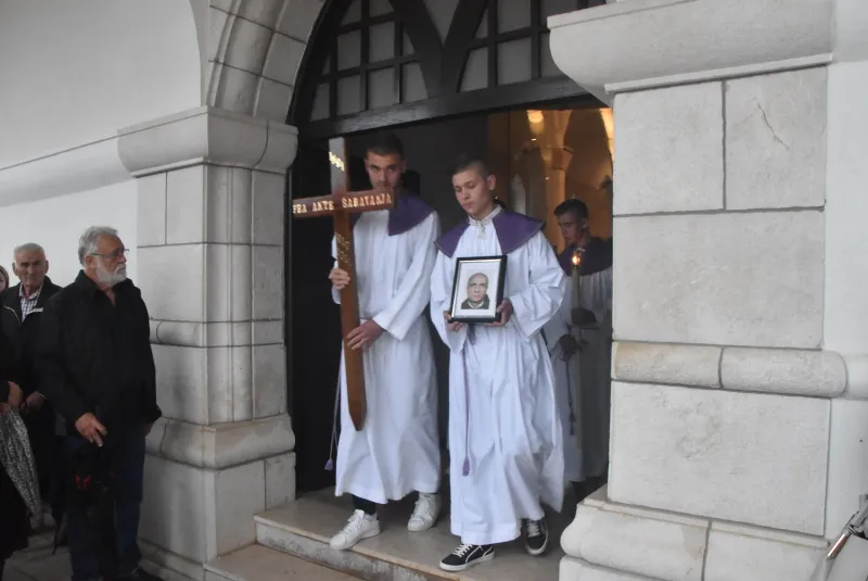 FOTO: HERCEGOVINA ISPRATILA SVOG FRA ANTU ŠARAVANJU U ZAGRLJAJ KRISTU 103