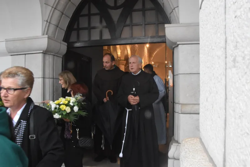 FOTO: HERCEGOVINA ISPRATILA SVOG FRA ANTU ŠARAVANJU U ZAGRLJAJ KRISTU 108