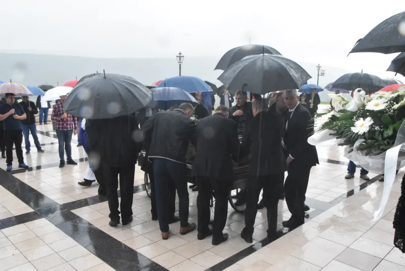 FOTO: HERCEGOVINA ISPRATILA SVOG FRA ANTU ŠARAVANJU U ZAGRLJAJ KRISTU 114