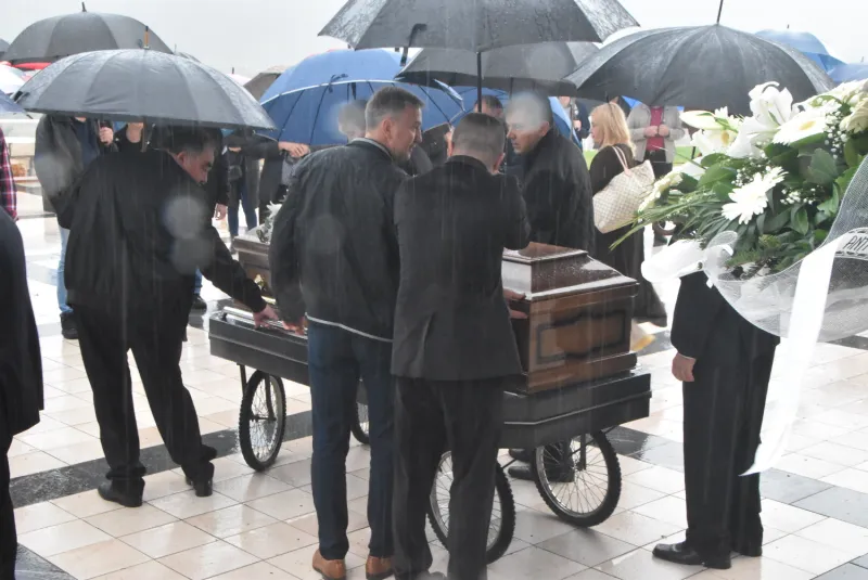 FOTO: HERCEGOVINA ISPRATILA SVOG FRA ANTU ŠARAVANJU U ZAGRLJAJ KRISTU 115