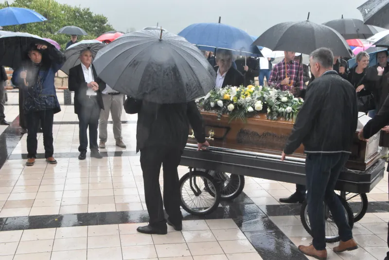FOTO: HERCEGOVINA ISPRATILA SVOG FRA ANTU ŠARAVANJU U ZAGRLJAJ KRISTU 116