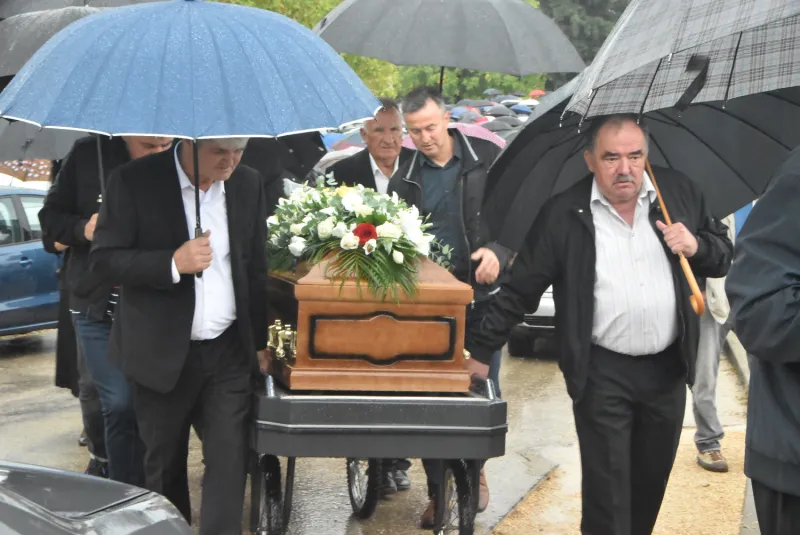 FOTO: HERCEGOVINA ISPRATILA SVOG FRA ANTU ŠARAVANJU U ZAGRLJAJ KRISTU 127
