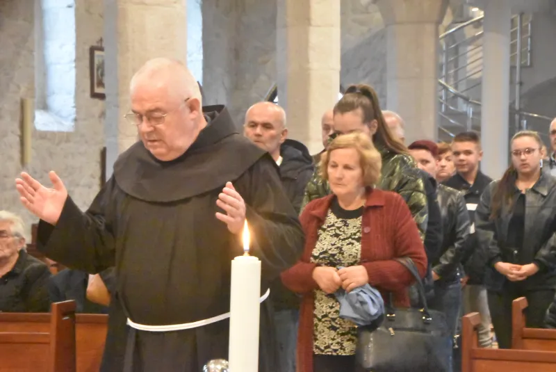 FOTO: HERCEGOVINA ISPRATILA SVOG FRA ANTU ŠARAVANJU U ZAGRLJAJ KRISTU 15