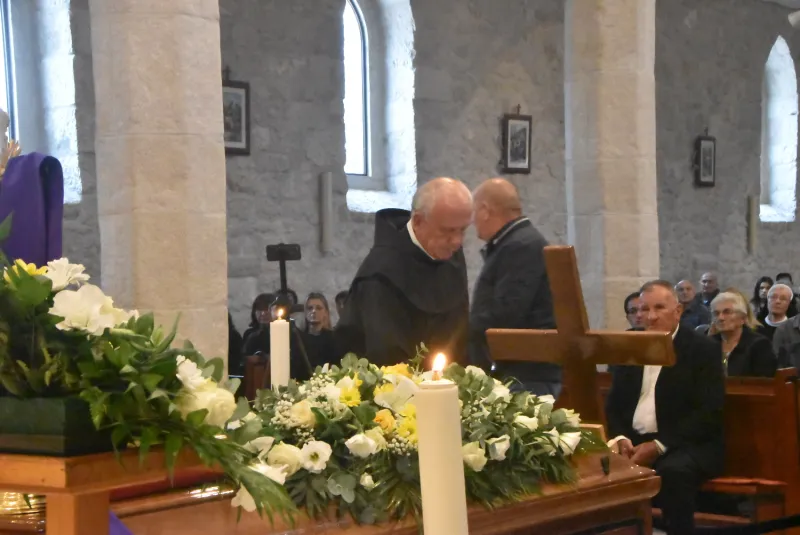 FOTO: HERCEGOVINA ISPRATILA SVOG FRA ANTU ŠARAVANJU U ZAGRLJAJ KRISTU 27