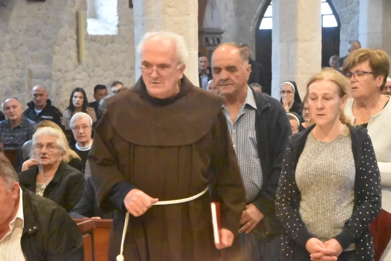 FOTO: HERCEGOVINA ISPRATILA SVOG FRA ANTU ŠARAVANJU U ZAGRLJAJ KRISTU 46