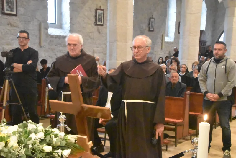 FOTO: HERCEGOVINA ISPRATILA SVOG FRA ANTU ŠARAVANJU U ZAGRLJAJ KRISTU 48