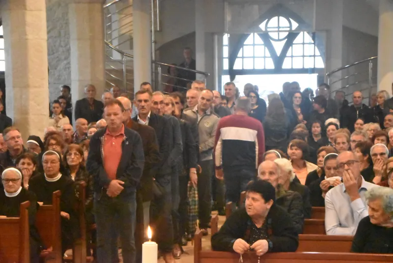 FOTO: HERCEGOVINA ISPRATILA SVOG FRA ANTU ŠARAVANJU U ZAGRLJAJ KRISTU 51