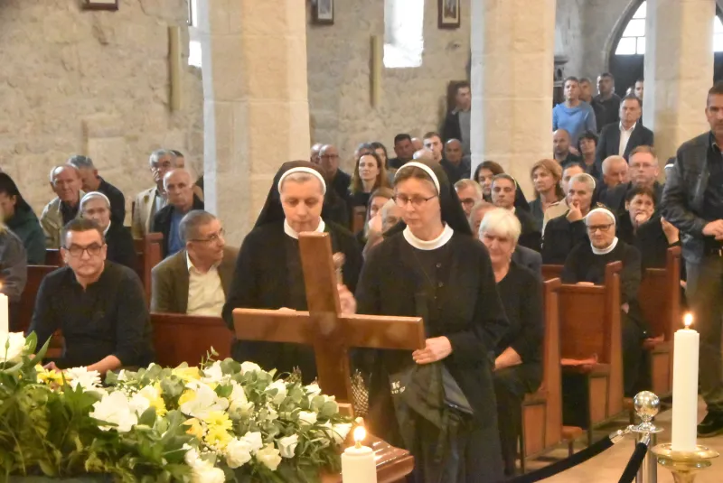 FOTO: HERCEGOVINA ISPRATILA SVOG FRA ANTU ŠARAVANJU U ZAGRLJAJ KRISTU 54