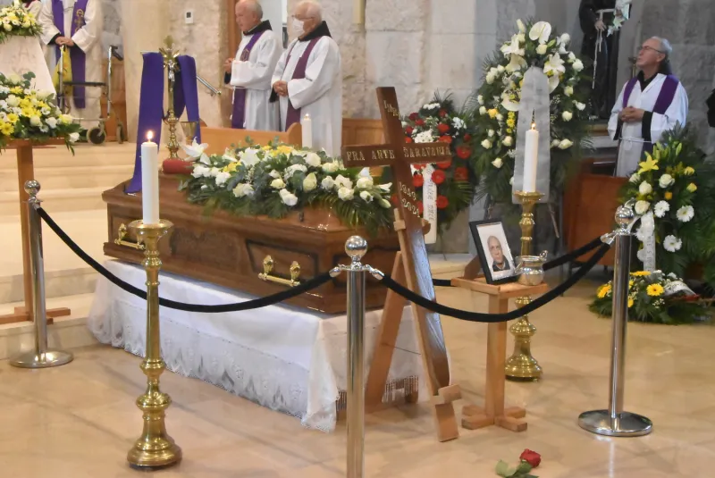FOTO: HERCEGOVINA ISPRATILA SVOG FRA ANTU ŠARAVANJU U ZAGRLJAJ KRISTU 76