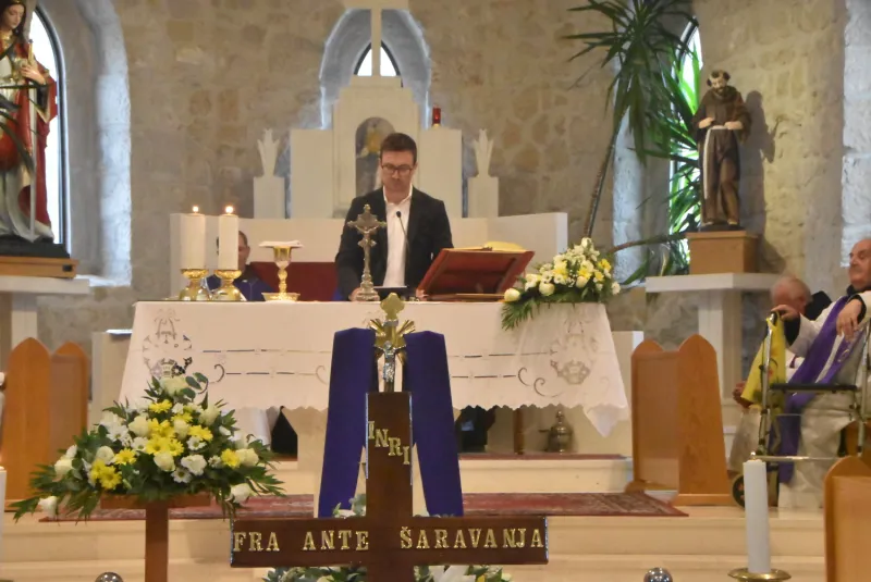 FOTO: HERCEGOVINA ISPRATILA SVOG FRA ANTU ŠARAVANJU U ZAGRLJAJ KRISTU 92