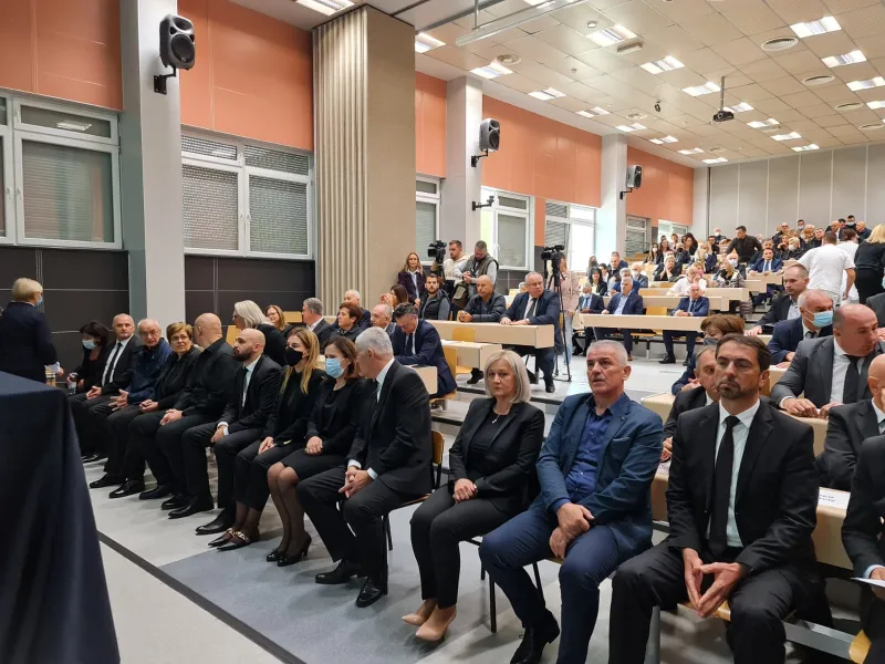 FOTO: Komemoracija u povodu smrti ministra Mandića, sućut iskazao i Plenković