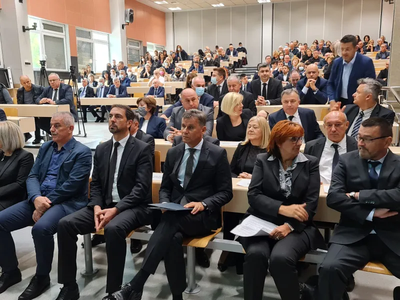 FOTO: Komemoracija u povodu smrti ministra Mandića, sućut iskazao i Plenković 4