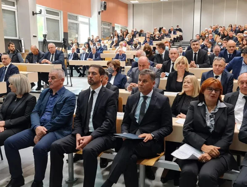 FOTO: Komemoracija u povodu smrti ministra Mandića, sućut iskazao i Plenković 5