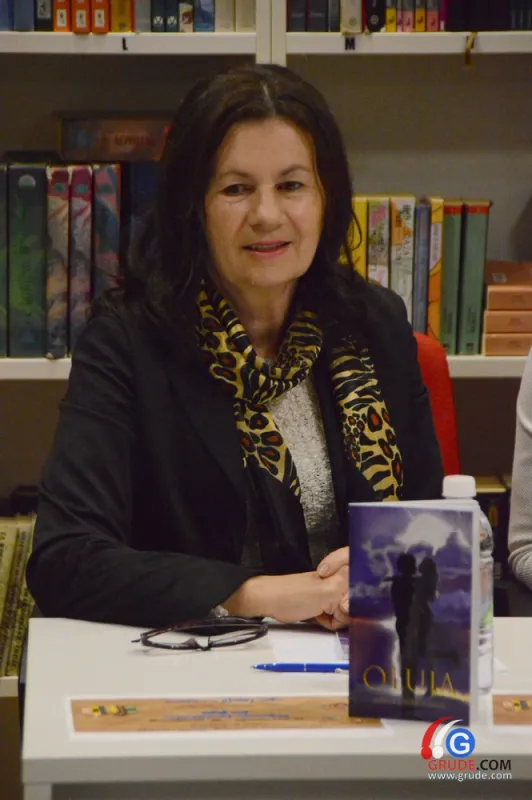Marija Lovrić-Crnjac predstavila zbirku pjesama ''Oluja'' FOTO 1