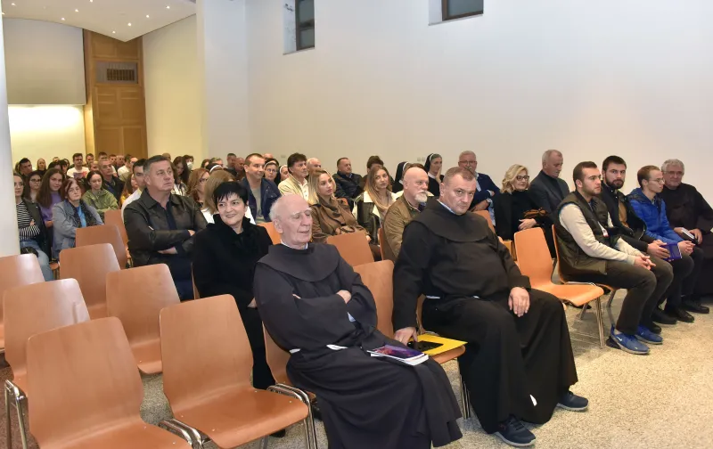 FOTO: Predstavljene dvije knjige znamenitog franjevca Šimuna Šite Ćorića 11