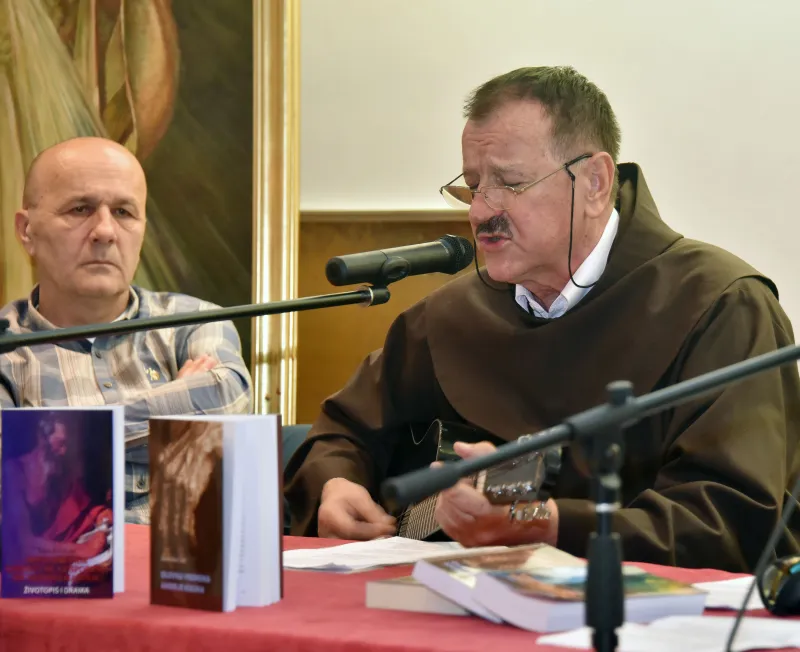 FOTO: Predstavljene dvije knjige znamenitog franjevca Šimuna Šite Ćorića 3