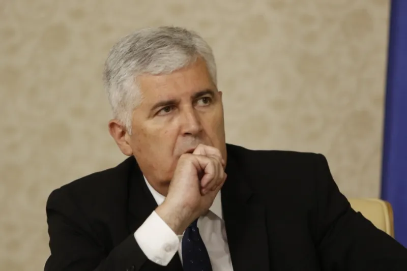 Čović prosvjednicima: HDZ jedini pokušava stvoriti red u BiH, od 1996. nismo ništa riješili sankcijama