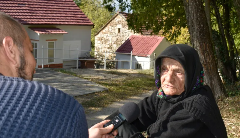 Gruđanka doživjela stotu i šarmirala sudske djelatnike! Prikupili novac i platili joj struju