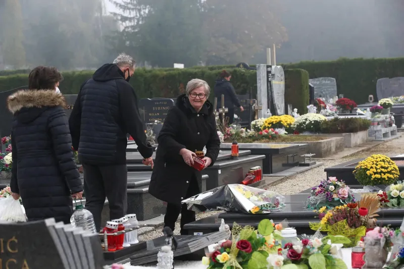 'Tužan je ovo blagdan. I među mrtvima se vidi da su nas zaboravili...' 2