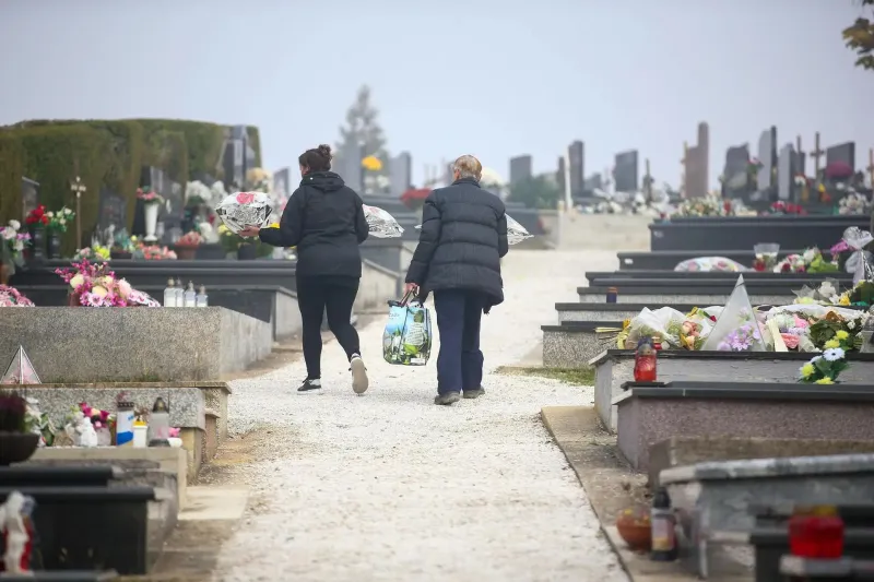 'Tužan je ovo blagdan. I među mrtvima se vidi da su nas zaboravili...' 3