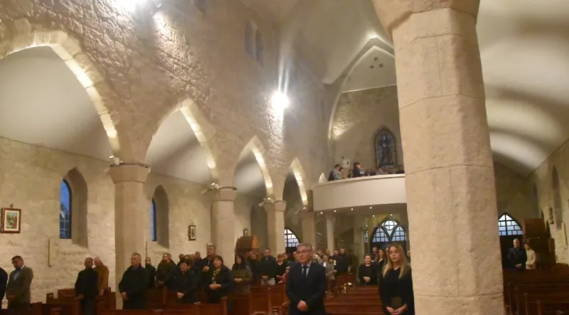 (FOTO/VIDEO) U GRUDAMA MISA ZA STRADALE U SVIM RATOVIMA I PORAĆU! 'KOLIKO GOD KOŠTALO, OSTANIMO NA PRAVOM PUTU, NA BOŽJEM PUTU, KAO ŠTO SU NAŠI BRANITELJI'