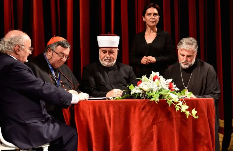 'U našim crkvama, džamijama i sinagogama sve je manje ljudi, odlaze na Zapad...'