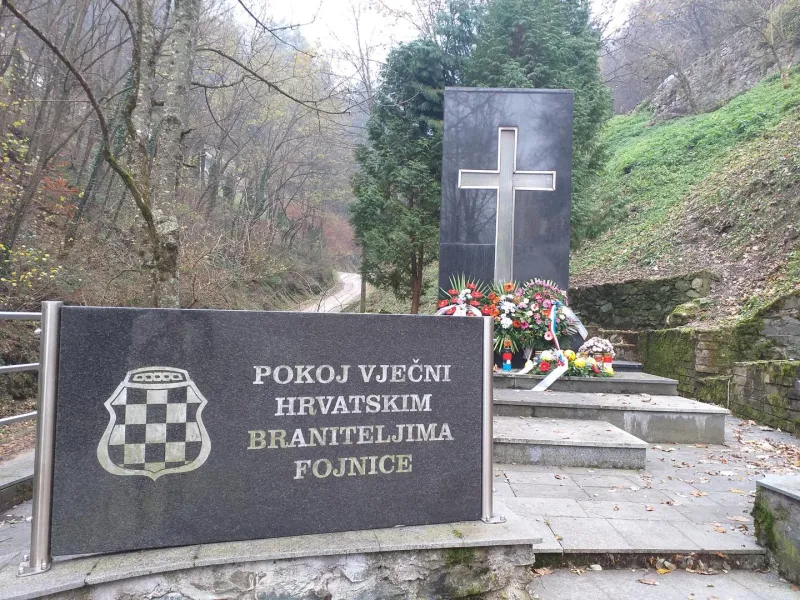 Umjesto proslave sv. Nikole Tavelića, fra Leona i fra Nikicu ispratili na posljednji počinak 2