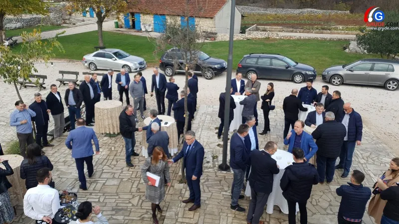 FOTO: DEVETI SUSRET GRUDSKIH GOSPODARSTVENIKA! I U PANDEMIJI REKORDI POSLOVNOG ČUDA GRUDA