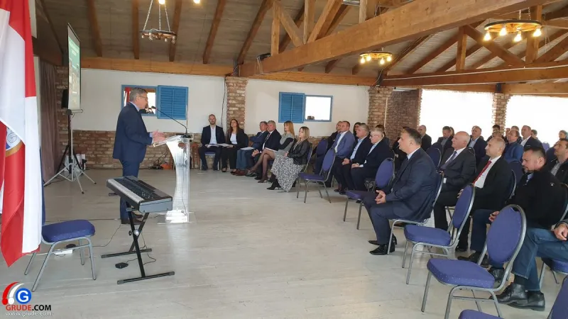FOTO: DEVETI SUSRET GRUDSKIH GOSPODARSTVENIKA! I U PANDEMIJI REKORDI POSLOVNOG ČUDA GRUDA 1