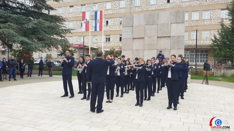 FOTO&VIDEO: Gradska glazba Imotski i Grudske mažoretkinje uveličali Dan općine Grude 1
