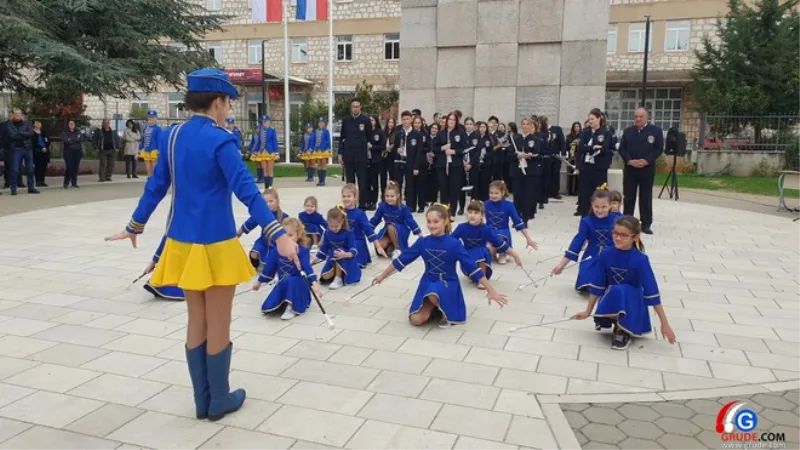 FOTO&VIDEO: Gradska glazba Imotski i Grudske mažoretkinje uveličali Dan općine Grude