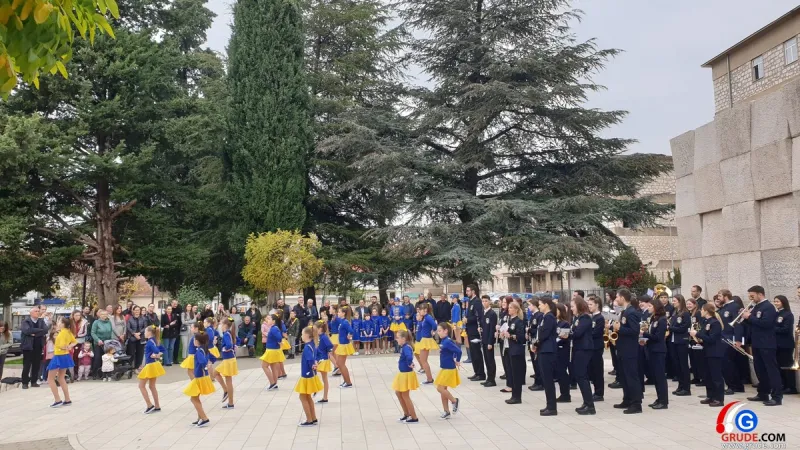 FOTO&VIDEO: Gradska glazba Imotski i Grudske mažoretkinje uveličali Dan općine Grude 6