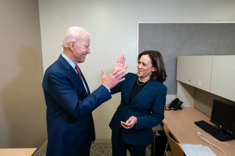 Kamala Harris zamijenila Bidena, već počela oštrom kampanjom ''Tužiteljica protiv kriminalca''