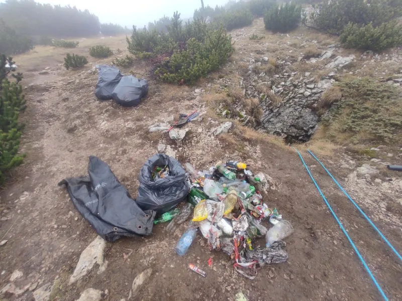 BLIDINJE: Iz jame u blizini Hajdučkih vrata uklonili preko 30kg otpada