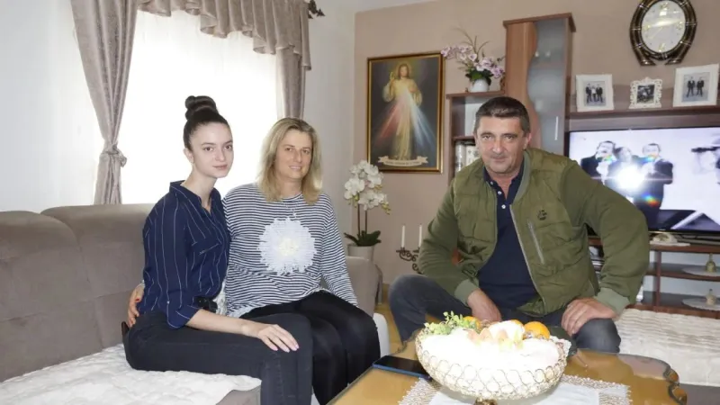 U Posušju s obitelji Antonija Mitra: On je vjernik, diše kršćanski, ali se zna zafrkavati 3