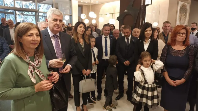 Mostar bogatiji za novi restoran: Političari, poduzetnici, liječnici... uveličali otvaranje