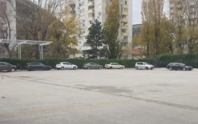 Mostar: Kako preskočiti red od 50 automobila i testirati se?