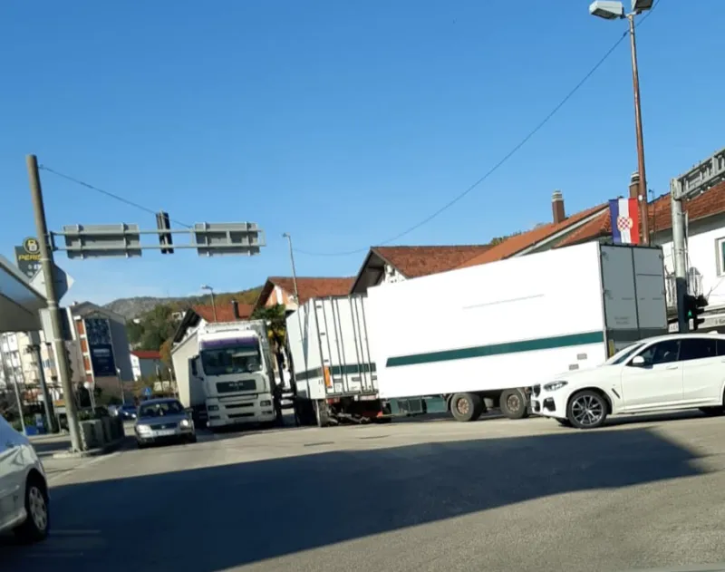 Grude: Šleper blokirao križanje