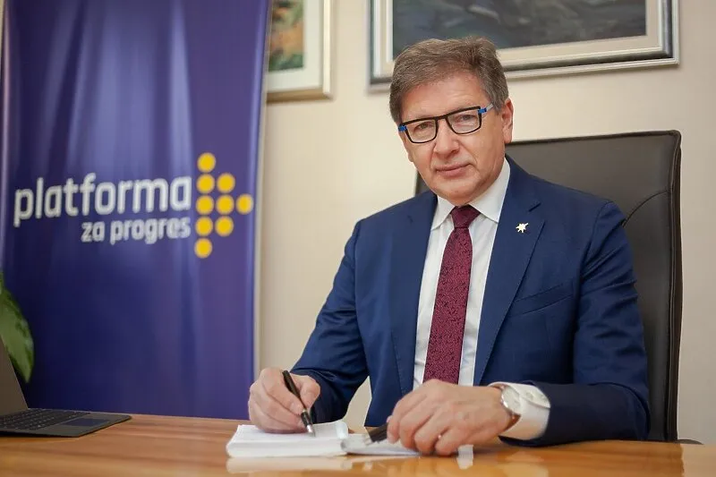 Bakirov igrač: Svog protukandidata Izetbegovića Hadžikadić nazvao predsjednikom