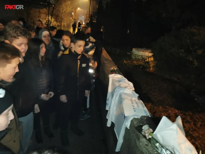 FOTO: Suze i jecaji na prosvjedu građana nakon pogibije 11-godišnjaka kojeg je usmrtio nesmotreni vozač 3
