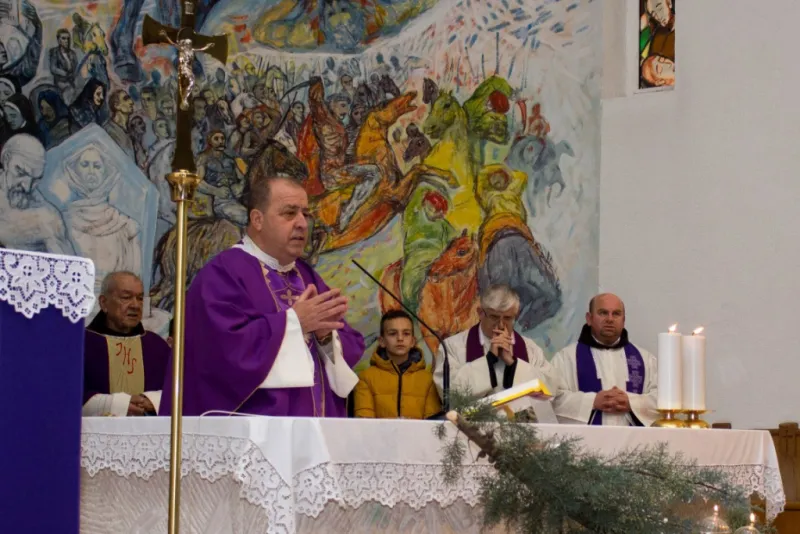 FOTO: Fra Nikola Spužević ispraćen na posljednji počinak! Ostavio je neizbrisiv trag gdje god je djelovao 8