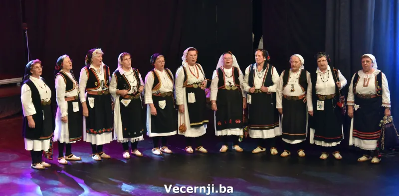(FOTO) Spektakl 'Gradu s ljubavlju'! Fra Luka Marić: Nakon godine aveti, život se nastavio 12