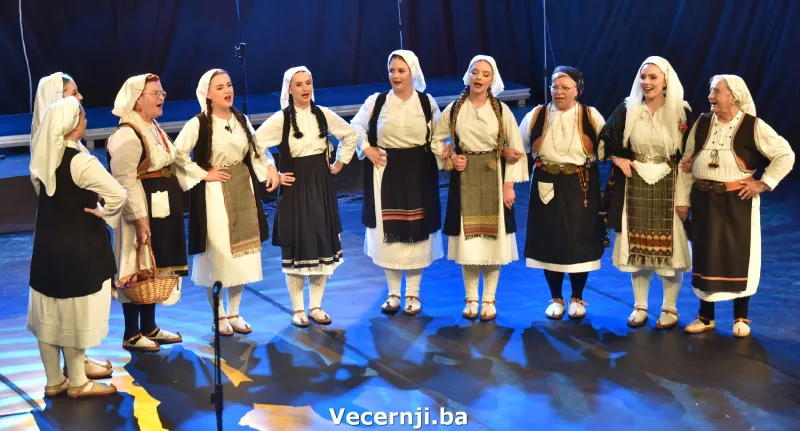 (FOTO) Spektakl 'Gradu s ljubavlju'! Fra Luka Marić: Nakon godine aveti, život se nastavio 14