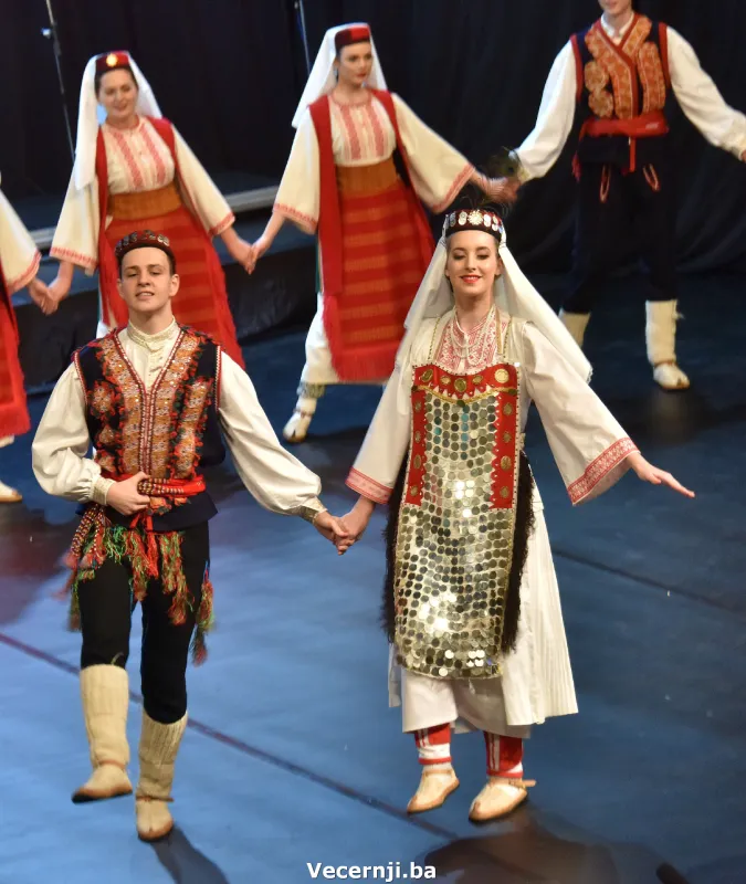 (FOTO) Spektakl 'Gradu s ljubavlju'! Fra Luka Marić: Nakon godine aveti, život se nastavio 22