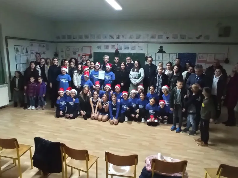 FOTO/VIDEO: Božićna priredba cheerleading kluba Ledinac 1