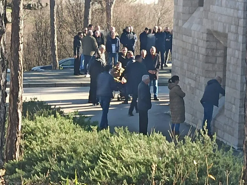Tisuće ljudi ispratile zapovjednika Kažnjeničke bojne HVO-a Mladena Naletilića Tutu na posljednji počinak 1