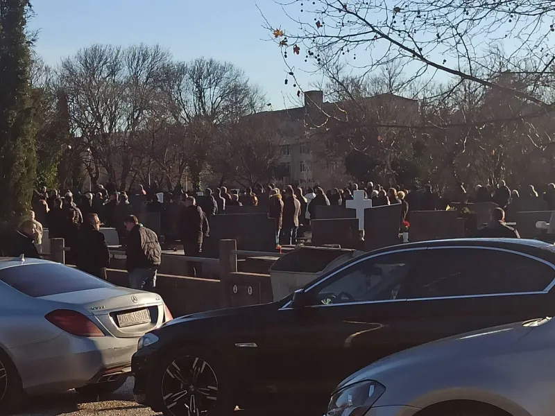 Tisuće ljudi ispratile zapovjednika Kažnjeničke bojne HVO-a Mladena Naletilića Tutu na posljednji počinak