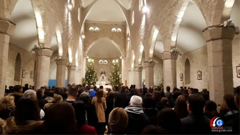 SRETAN BOŽIĆ KATOLIČKI PUČE! KRIST SE RODIO I DOŠAO NA SVIJET DA OTKUPI NAŠE GRIJEHE I PRIPRAVI NAM VJEČNI ŽIVOT