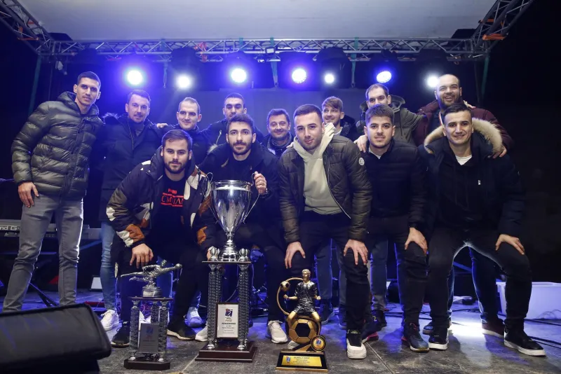 FOTO: Veliki broj građana Mostara dočekao ekipu Krešimir Keta Bandić